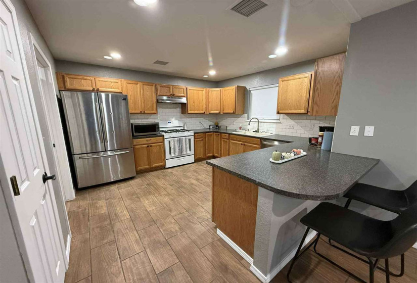 3 Bedrooms Bedrooms, 0 ,2 BathroomsBathrooms,Residential,Single Family,Grand,1,133119