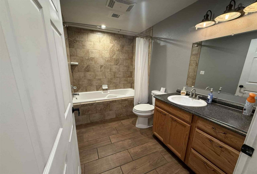 3 Bedrooms Bedrooms, 0 ,2 BathroomsBathrooms,Residential,Single Family,Grand,1,133119