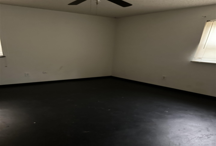 4 Bedrooms Bedrooms, 0 ,1 BathroomBathrooms,Residential,Single Family,Hickory,1,133123