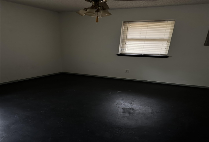 4 Bedrooms Bedrooms, 0 ,1 BathroomBathrooms,Residential,Single Family,Hickory,1,133123