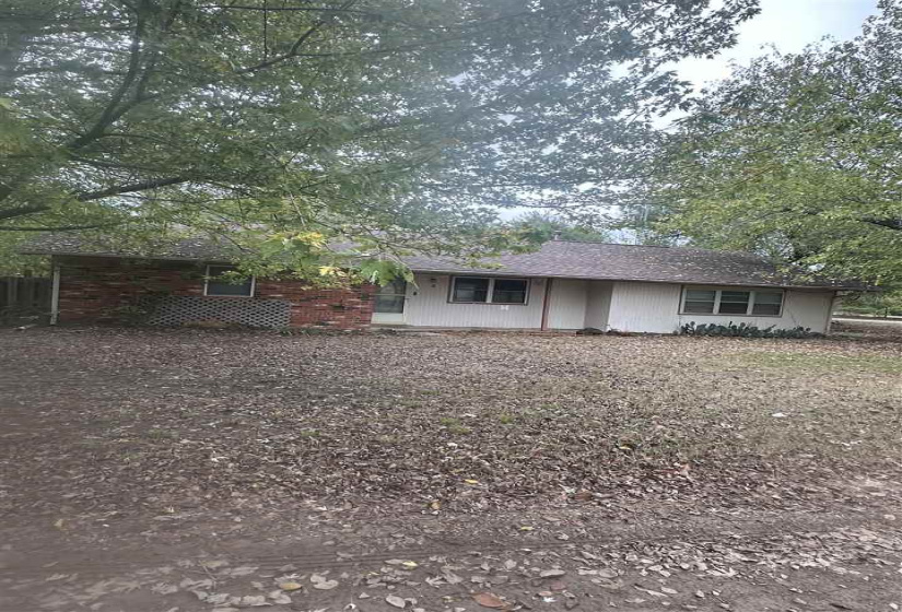 4 Bedrooms Bedrooms, 0 ,1 BathroomBathrooms,Residential,Single Family,Hickory,1,133123