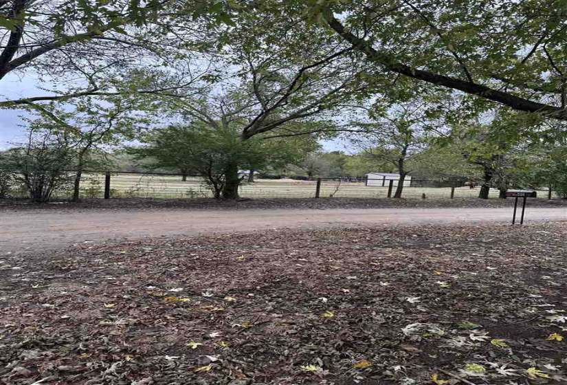 4 Bedrooms Bedrooms, 0 ,1 BathroomBathrooms,Residential,Single Family,Hickory,1,133123