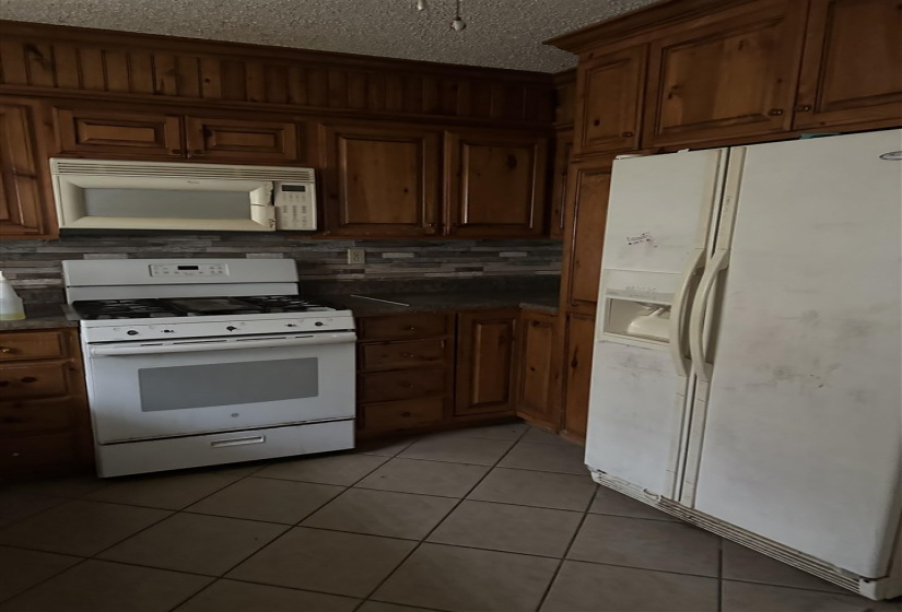 4 Bedrooms Bedrooms, 0 ,1 BathroomBathrooms,Residential,Single Family,Hickory,1,133123