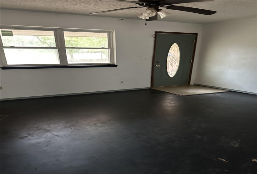 4 Bedrooms Bedrooms, 0 ,1 BathroomBathrooms,Residential,Single Family,Hickory,1,133123