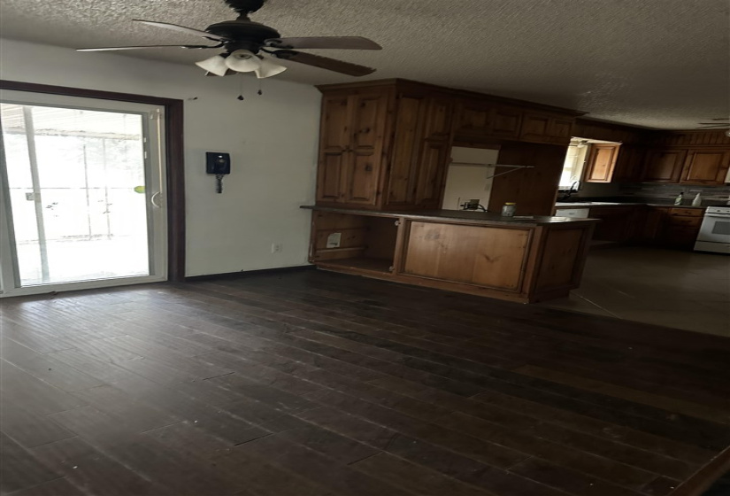 4 Bedrooms Bedrooms, 0 ,1 BathroomBathrooms,Residential,Single Family,Hickory,1,133123