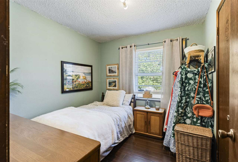 3 Bedrooms Bedrooms, 0 ,1 BathroomBathrooms,Residential,Single Family,Birch,1,133135