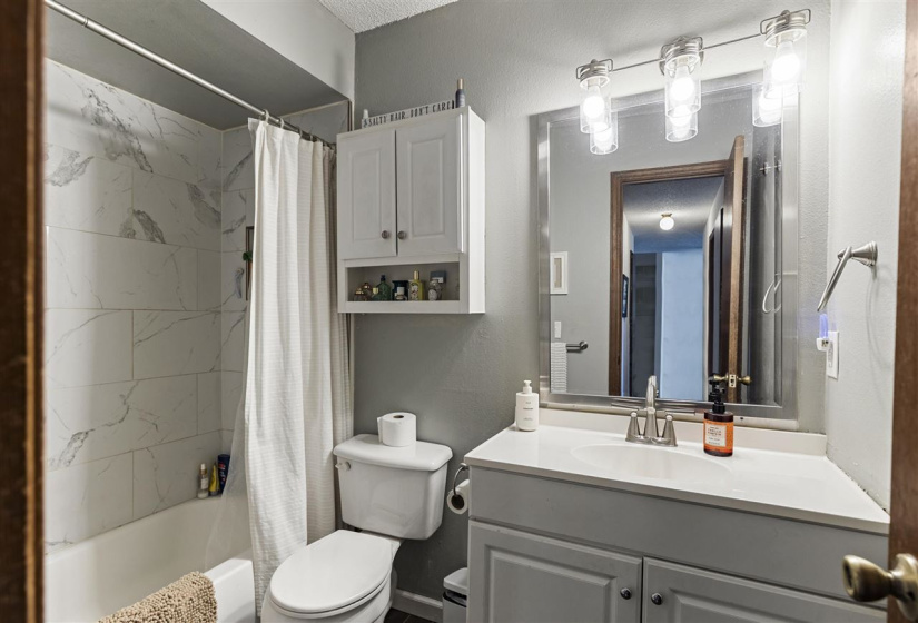 3 Bedrooms Bedrooms, 0 ,1 BathroomBathrooms,Residential,Single Family,Birch,1,133135