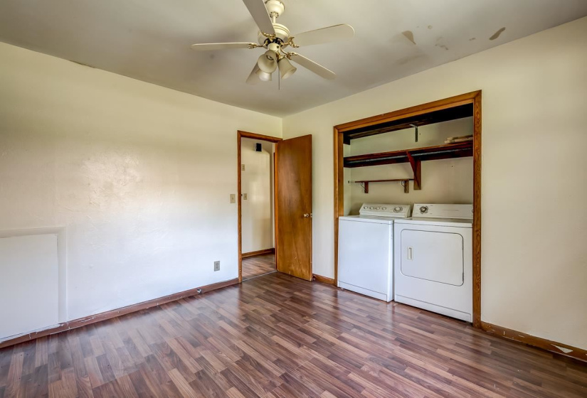 0 , 0 ,1 BathroomBathrooms,Multi-family,Duplex,McFarland,1,132371