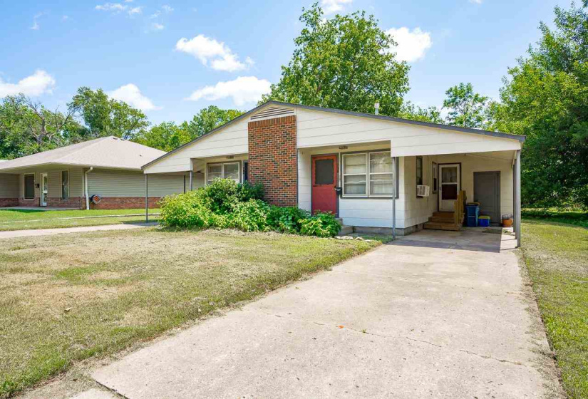 0 , 0 ,1 BathroomBathrooms,Multi-family,Duplex,McFarland,1,132371