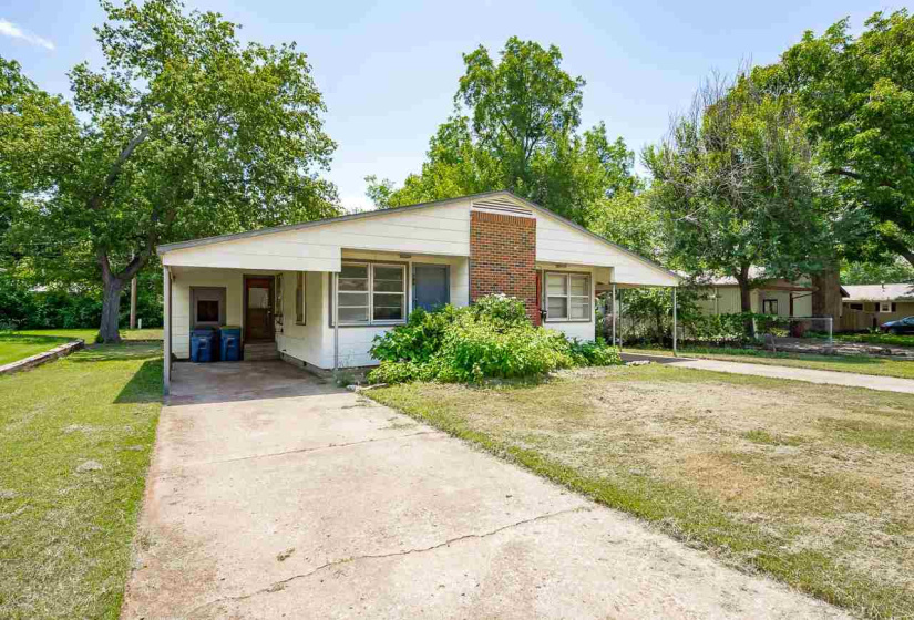 0 , 0 ,1 BathroomBathrooms,Multi-family,Duplex,McFarland,1,132371