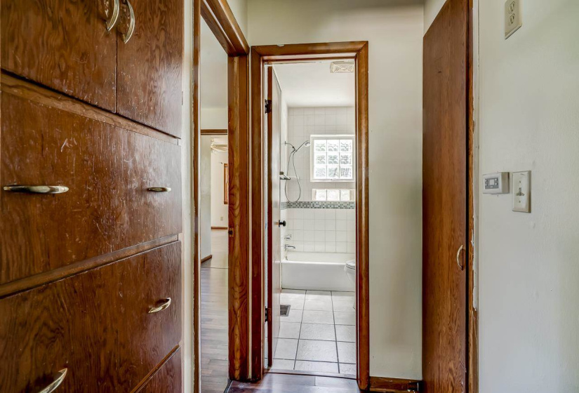 0 , 0 ,1 BathroomBathrooms,Multi-family,Duplex,McFarland,1,132371