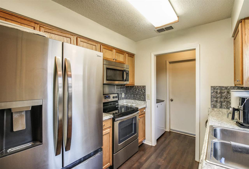 3 Bedrooms Bedrooms, 0 ,2 BathroomsBathrooms,Residential,Single Family,Skyline,1,133136