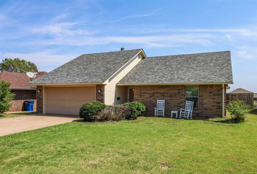 3 Bedrooms Bedrooms, 0 ,2 BathroomsBathrooms,Residential,Single Family,Skyline,1,133136