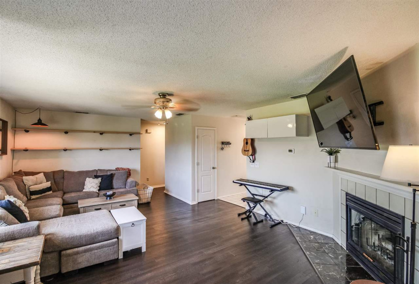 3 Bedrooms Bedrooms, 0 ,2 BathroomsBathrooms,Residential,Single Family,Skyline,1,133136