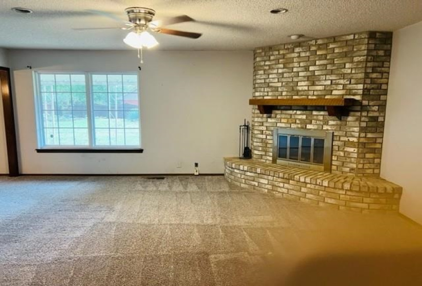 3 Bedrooms Bedrooms, 0 ,2 BathroomsBathrooms,Residential,Single Family,Celia,1,133148