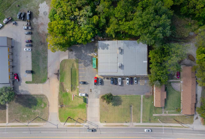 0 , 0 ,21 BathroomsBathrooms,Commercial/industrial,Industrial,Perkins,1,133158