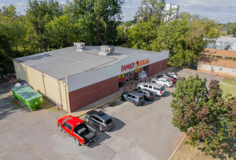 0 , 0 ,21 BathroomsBathrooms,Commercial/industrial,Industrial,Perkins,1,133158