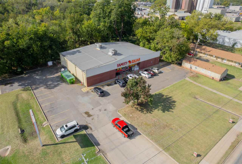 0 , 0 ,21 BathroomsBathrooms,Commercial/industrial,Industrial,Perkins,1,133158