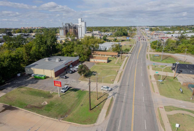 0 , 0 ,21 BathroomsBathrooms,Commercial/industrial,Industrial,Perkins,1,133158