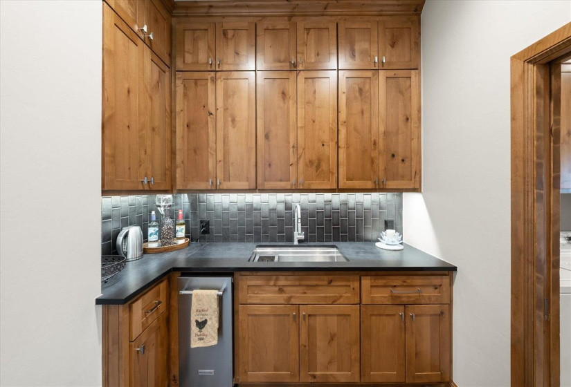 4 Bedrooms Bedrooms, 0 ,5 BathroomsBathrooms,Residential,Single Family,HWY 412,1.5,133165