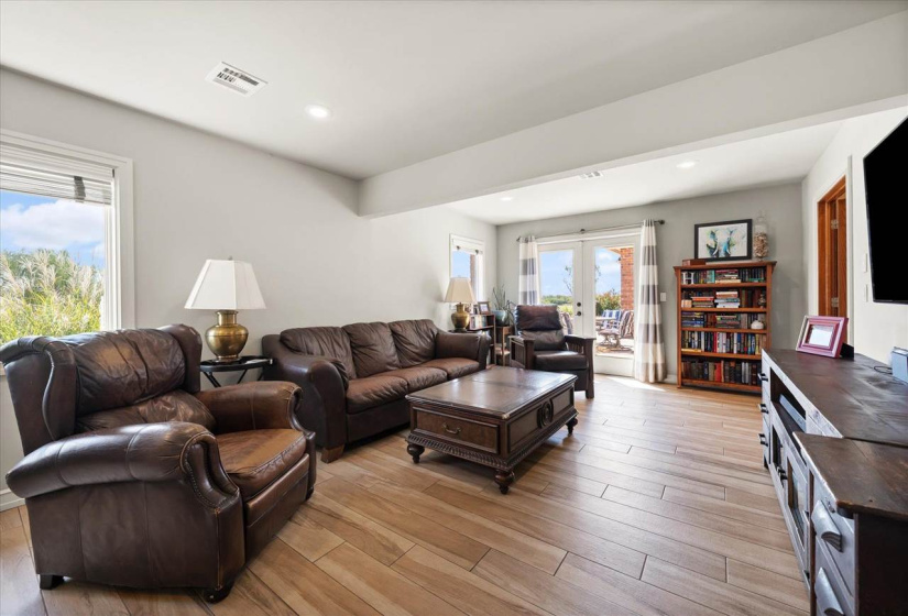 4 Bedrooms Bedrooms, 0 ,5 BathroomsBathrooms,Residential,Single Family,HWY 412,1.5,133165