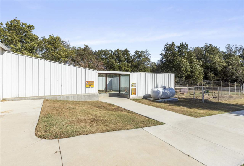 0 , 0 ,50 BathroomsBathrooms,Commercial/industrial,Commercial,80th,1,133166