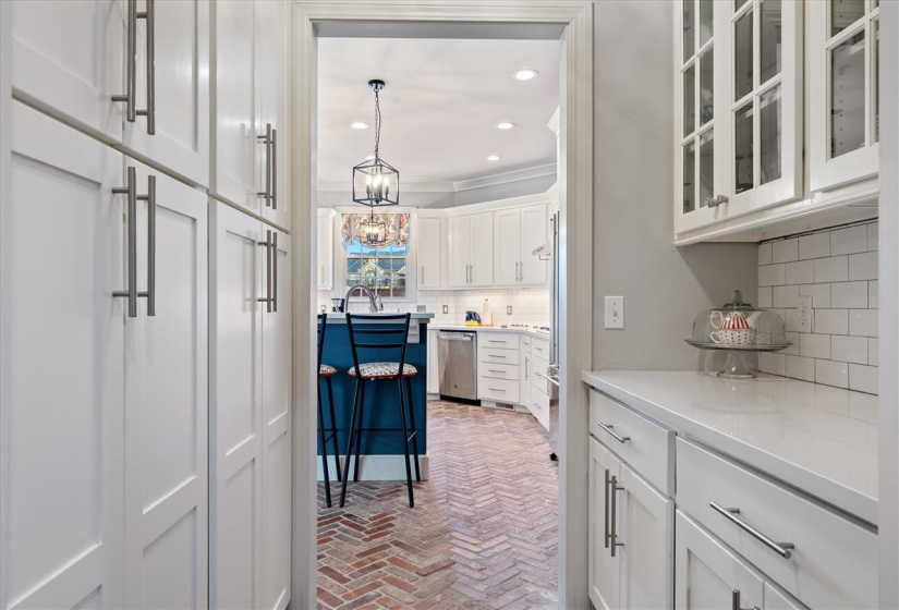 4 Bedrooms Bedrooms, 0 ,3 BathroomsBathrooms,Residential,Single Family,Falls,1.5,133172