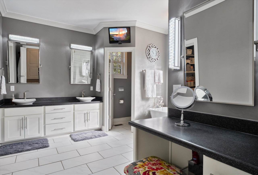 4 Bedrooms Bedrooms, 0 ,3 BathroomsBathrooms,Residential,Single Family,Falls,1.5,133172