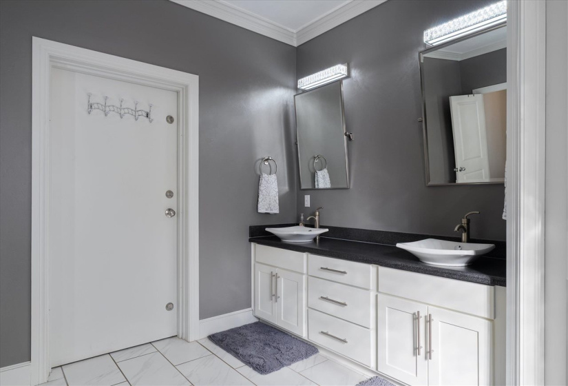 4 Bedrooms Bedrooms, 0 ,3 BathroomsBathrooms,Residential,Single Family,Falls,1.5,133172