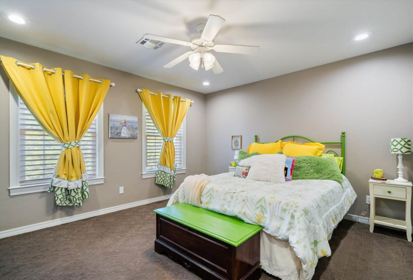 4 Bedrooms Bedrooms, 0 ,3 BathroomsBathrooms,Residential,Single Family,Falls,1.5,133172