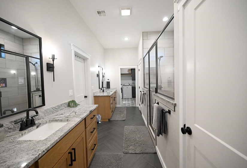 6 Bedrooms Bedrooms, 0 ,3 BathroomsBathrooms,Residential,Single Family,Churchill Downs,2,133175