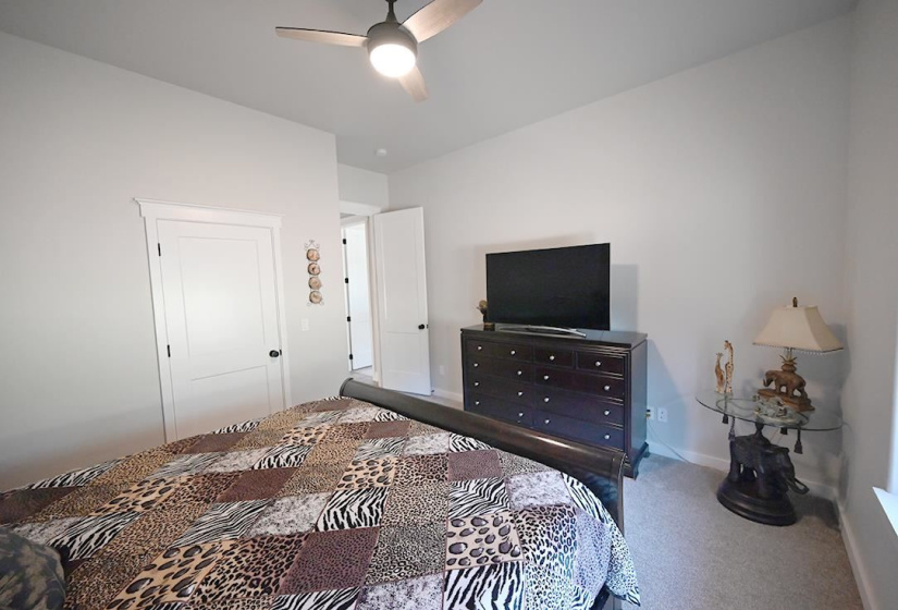 6 Bedrooms Bedrooms, 0 ,3 BathroomsBathrooms,Residential,Single Family,Churchill Downs,2,133175