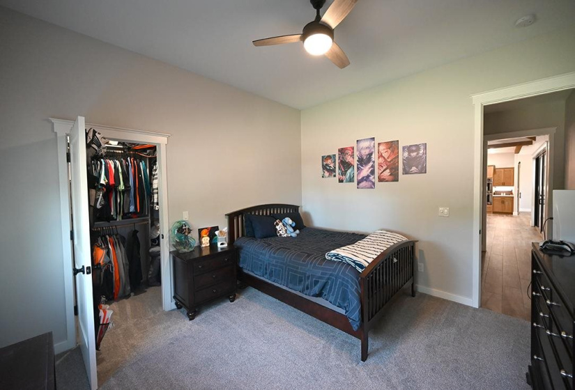 6 Bedrooms Bedrooms, 0 ,3 BathroomsBathrooms,Residential,Single Family,Churchill Downs,2,133175