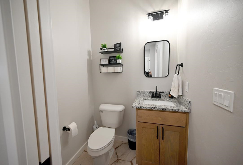 6 Bedrooms Bedrooms, 0 ,3 BathroomsBathrooms,Residential,Single Family,Churchill Downs,2,133175