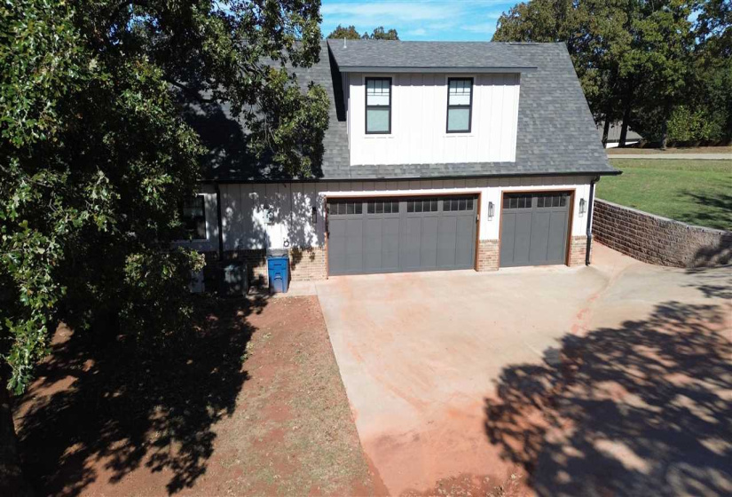 6 Bedrooms Bedrooms, 0 ,3 BathroomsBathrooms,Residential,Single Family,Churchill Downs,2,133175