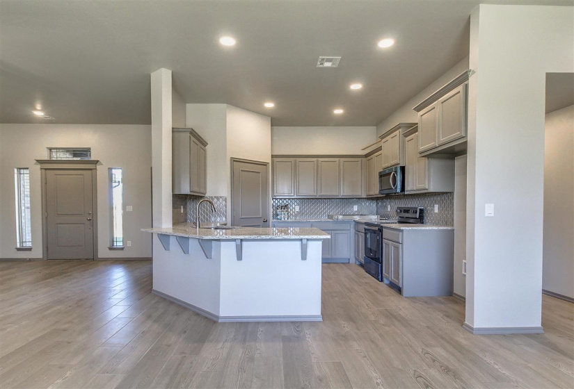 4 Bedrooms Bedrooms, 0 ,3 BathroomsBathrooms,Residential,Single Family,870,1,133177