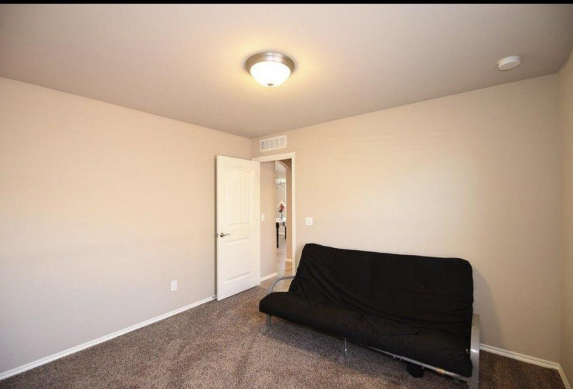 3 Bedrooms Bedrooms, 0 ,2 BathroomsBathrooms,Residential,Single Family,Linford,1,133183