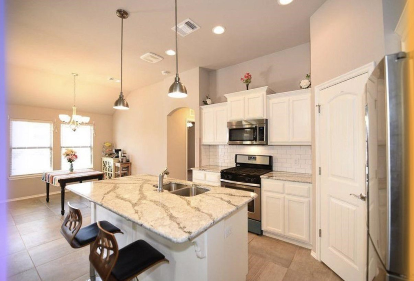 3 Bedrooms Bedrooms, 0 ,2 BathroomsBathrooms,Residential,Single Family,Linford,1,133183