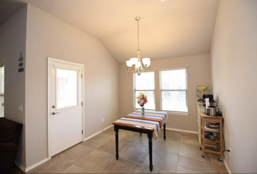 3 Bedrooms Bedrooms, 0 ,2 BathroomsBathrooms,Residential,Single Family,Linford,1,133183