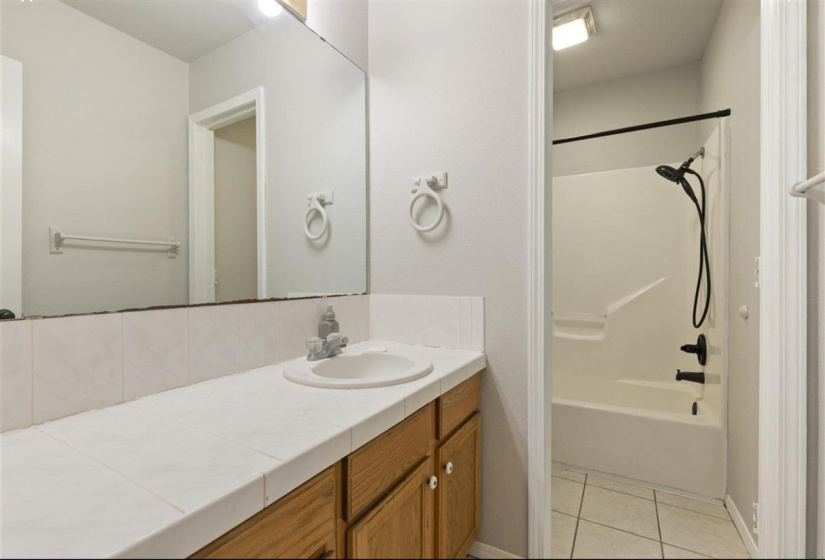 3 Bedrooms Bedrooms, 0 ,2 BathroomsBathrooms,Residential,Single Family,Post Oak,1.5,133185