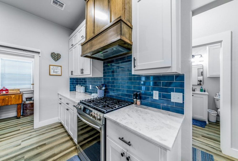 4 Bedrooms Bedrooms, 0 ,2 BathroomsBathrooms,Residential,Single Family,Allyn Ave,1,133195