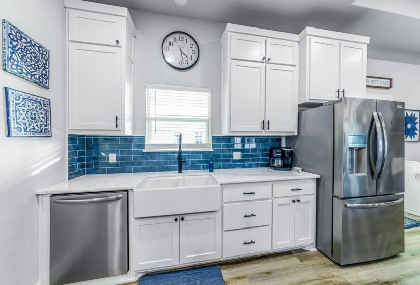 4 Bedrooms Bedrooms, 0 ,2 BathroomsBathrooms,Residential,Single Family,Allyn Ave,1,133195