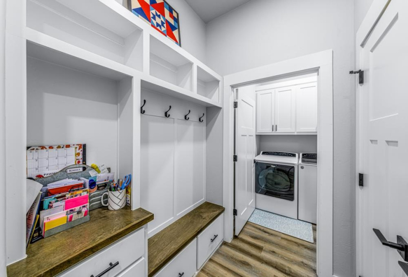 4 Bedrooms Bedrooms, 0 ,2 BathroomsBathrooms,Residential,Single Family,Allyn Ave,1,133195