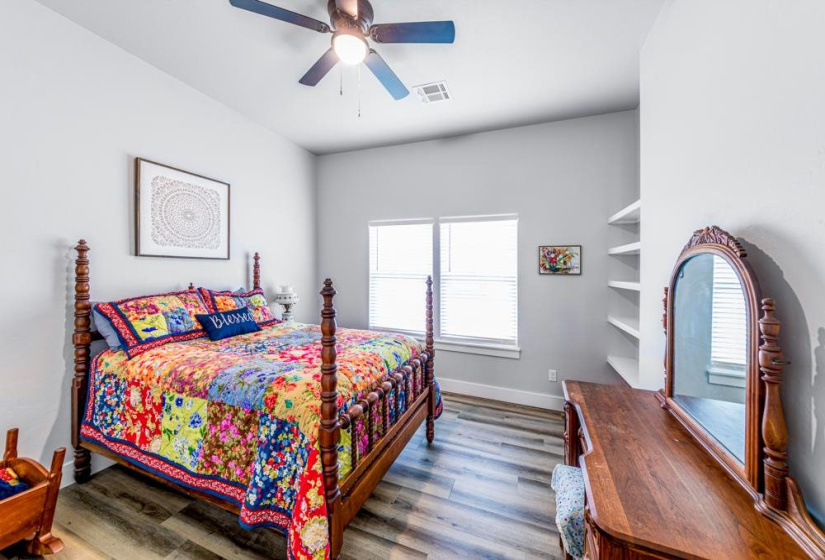 4 Bedrooms Bedrooms, 0 ,2 BathroomsBathrooms,Residential,Single Family,Allyn Ave,1,133195