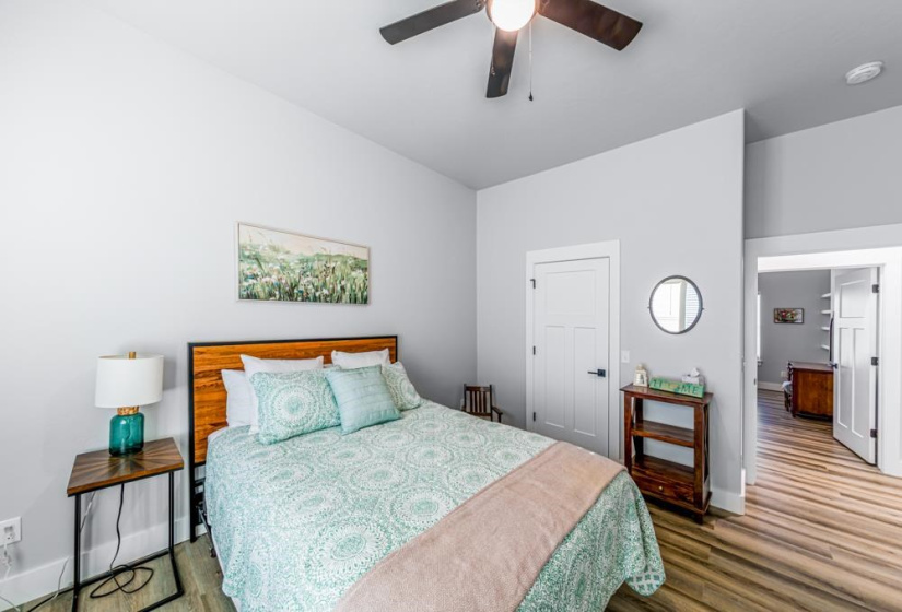 4 Bedrooms Bedrooms, 0 ,2 BathroomsBathrooms,Residential,Single Family,Allyn Ave,1,133195