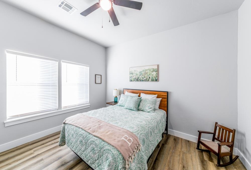 4 Bedrooms Bedrooms, 0 ,2 BathroomsBathrooms,Residential,Single Family,Allyn Ave,1,133195