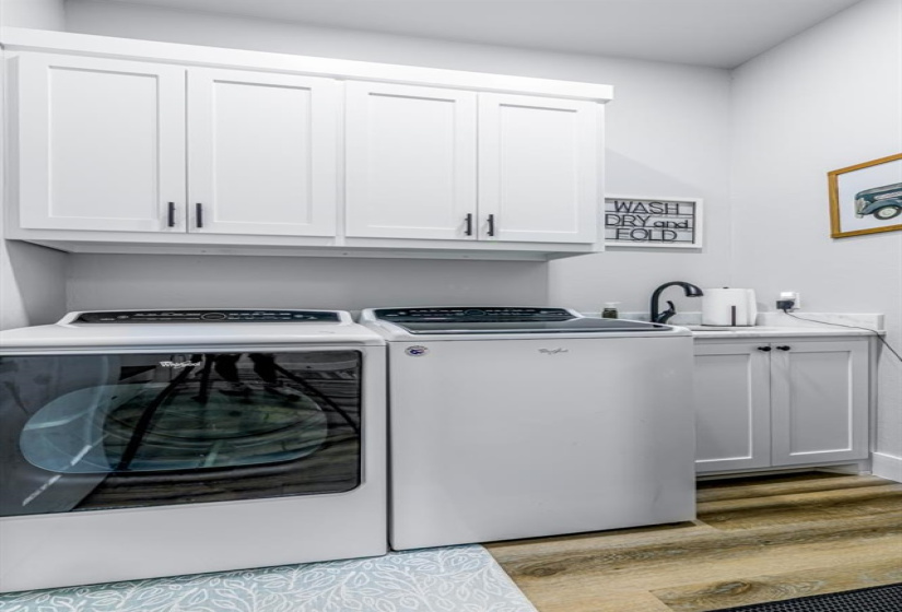 4 Bedrooms Bedrooms, 0 ,2 BathroomsBathrooms,Residential,Single Family,Allyn Ave,1,133195