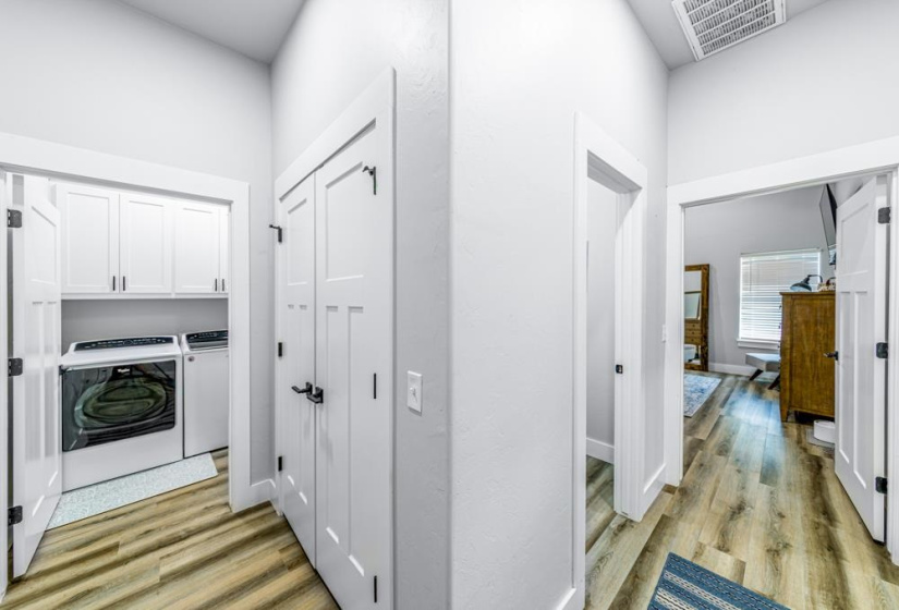 4 Bedrooms Bedrooms, 0 ,2 BathroomsBathrooms,Residential,Single Family,Allyn Ave,1,133195