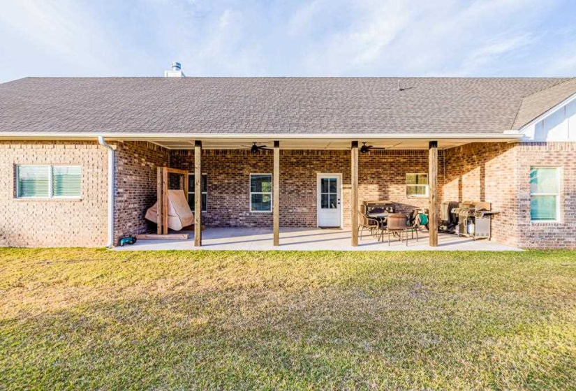 4 Bedrooms Bedrooms, 0 ,2 BathroomsBathrooms,Residential,Single Family,Allyn Ave,1,133195