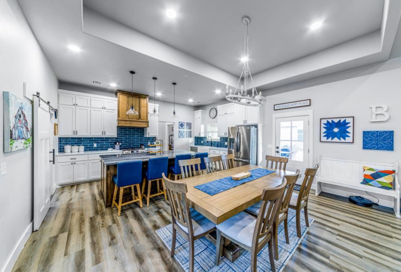 4 Bedrooms Bedrooms, 0 ,2 BathroomsBathrooms,Residential,Single Family,Allyn Ave,1,133195